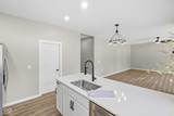 404 Leavitt Street - Photo 16