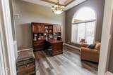 2593 Forest Hills Boulevard - Photo 12