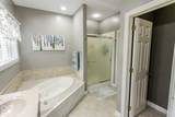 2593 Forest Hills Boulevard - Photo 27