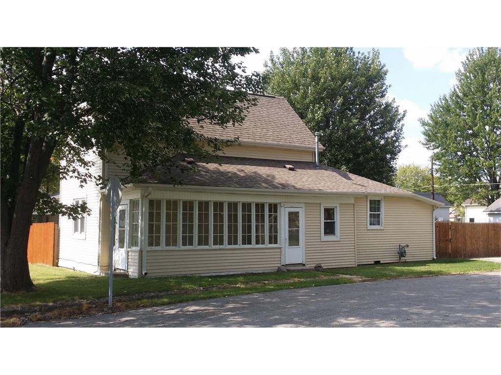 323 Kickapoo Street - Photo 1