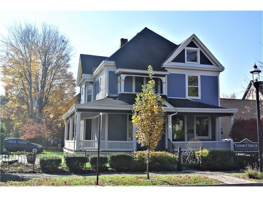 215 8TH Street - Photo 1