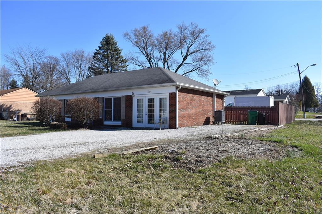 305 Maple Street - Photo 1