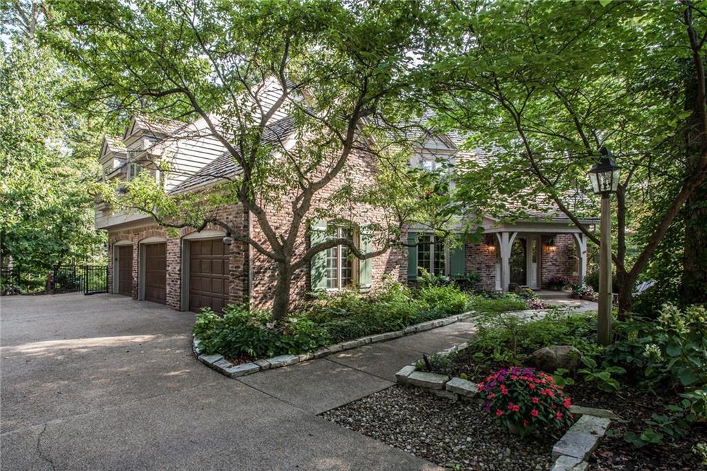 1060 Park Place - Photo 1