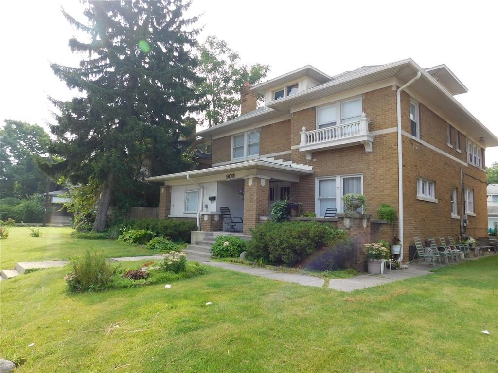 909 38th Street - Photo 1