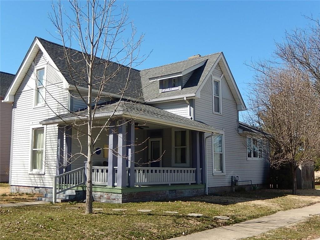728 Main Street - Photo 1