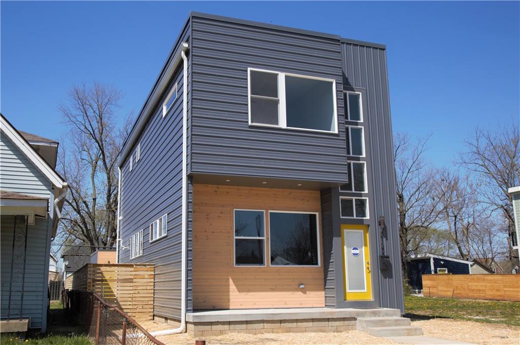 2122 Woodlawn Avenue - Photo 1