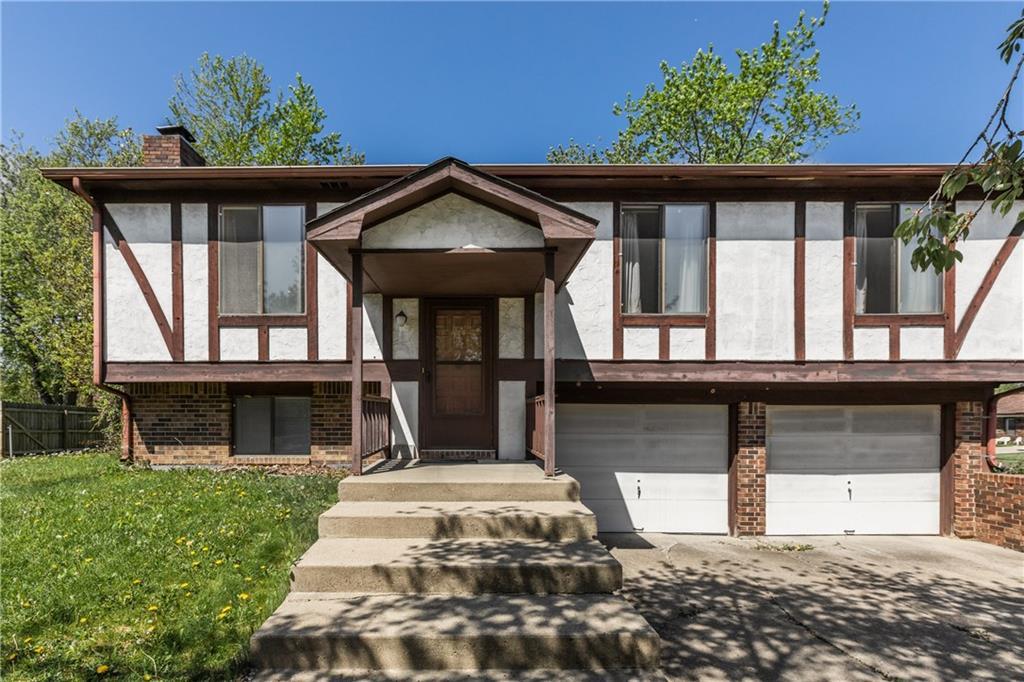 928 Briarwood Drive - Photo 1