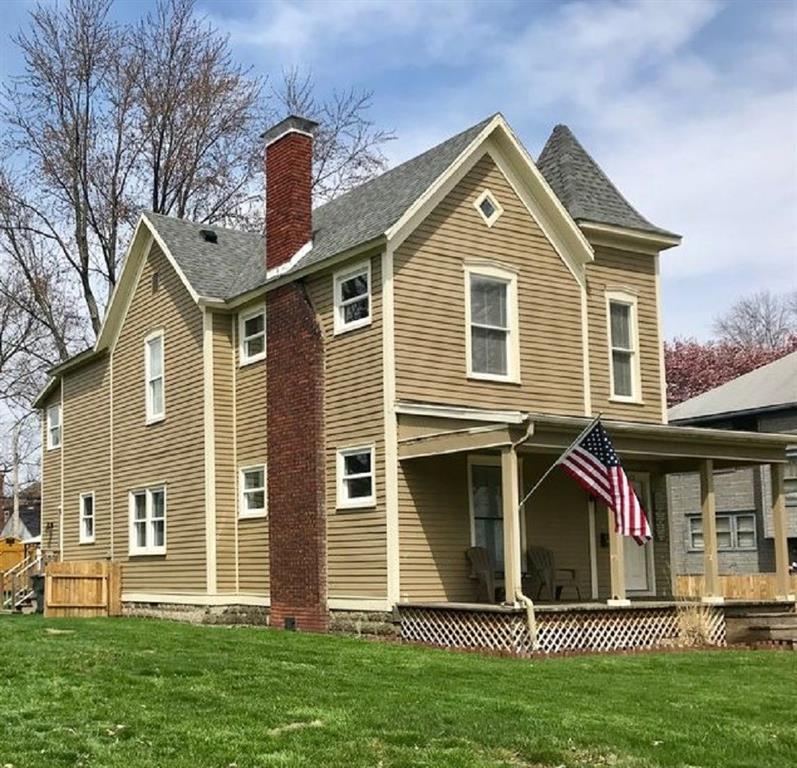 212 13th Street - Photo 1