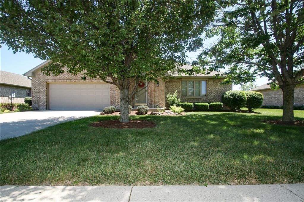 1174 Woodridge - Photo 1