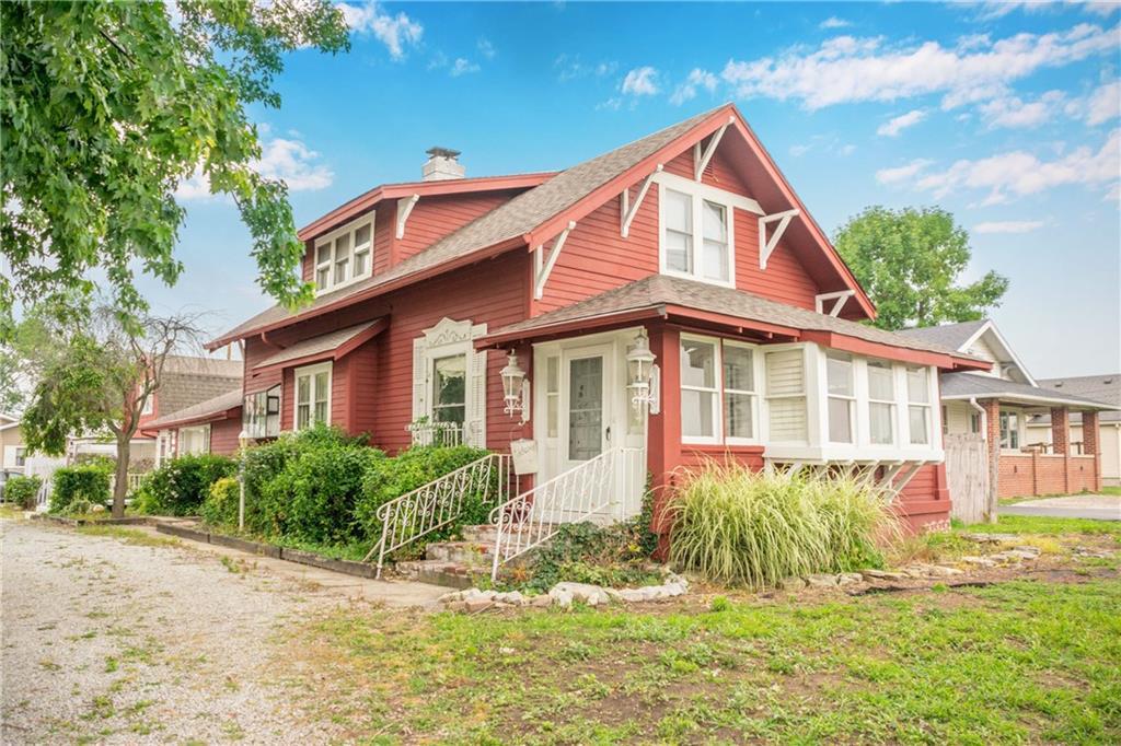 670 Parkway Street - Photo 1