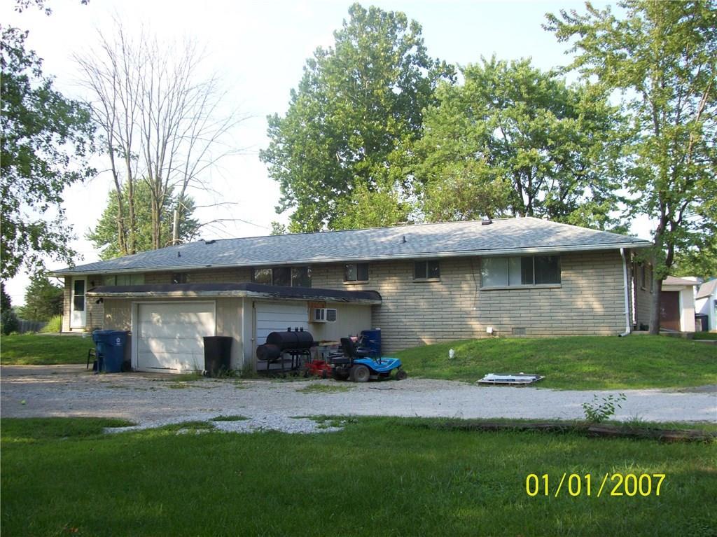 10120 Southeastern Avenue - Photo 1