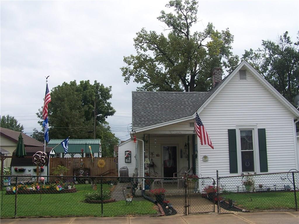 715 3rd Street - Photo 1