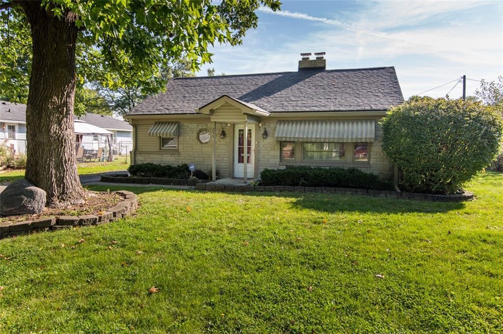 255 Routiers Avenue - Photo 1