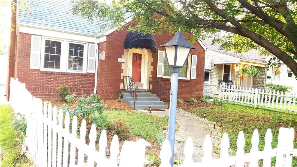 1022 Hawthorne Lane - Photo 1