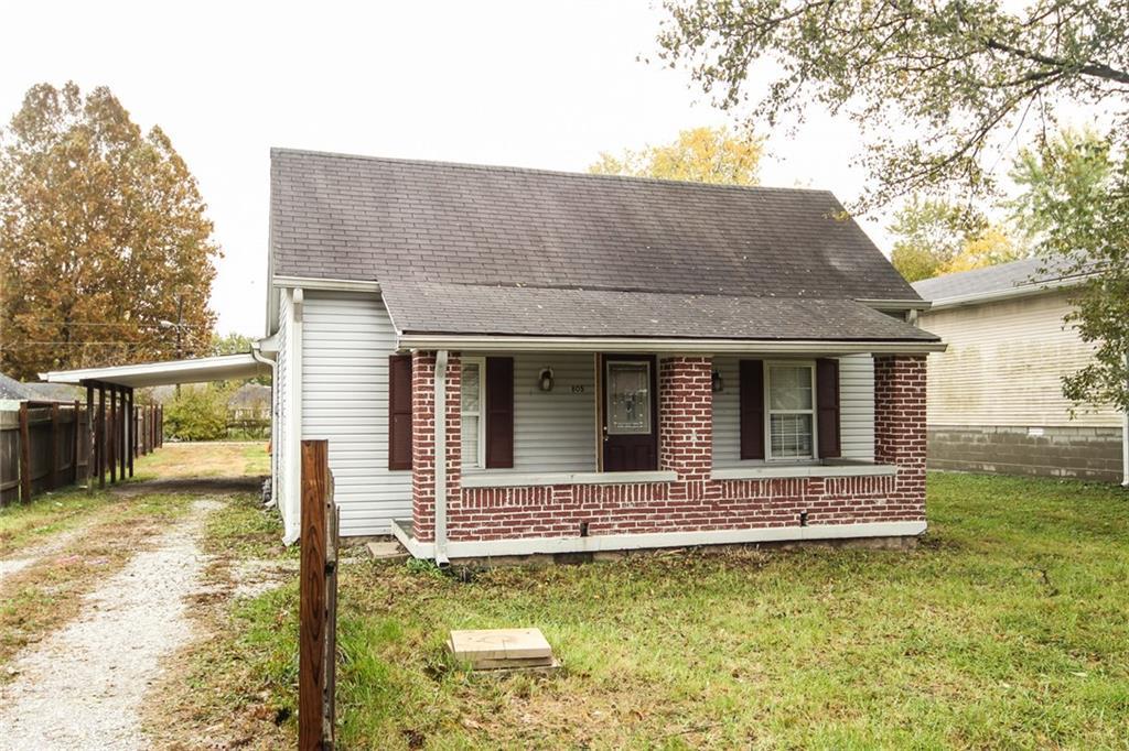 805 Lyons Avenue - Photo 1
