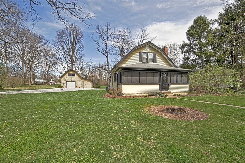 938 Dudley - Photo 1