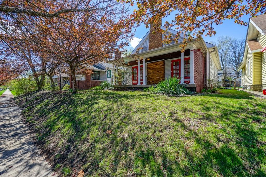 834 Chester Avenue - Photo 1