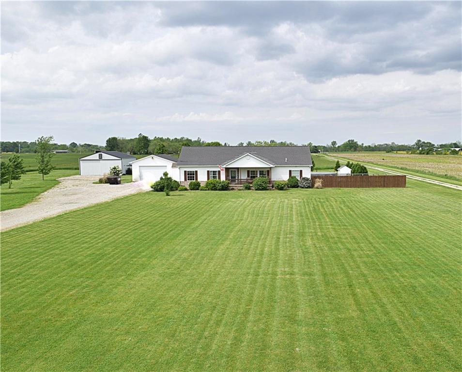 2406 State Road 252 - Photo 1