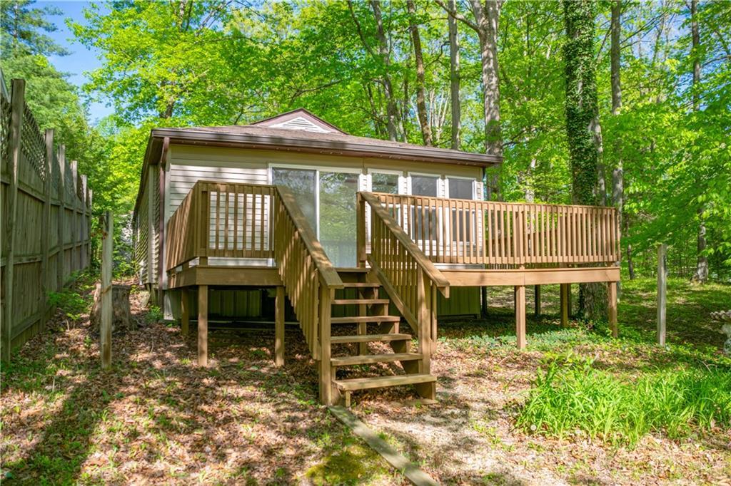 899 Lakeview Drive - Photo 1
