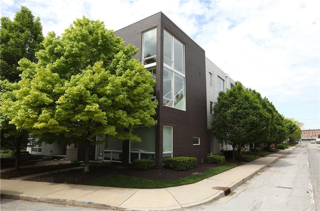 932 Broadway Street - Photo 1