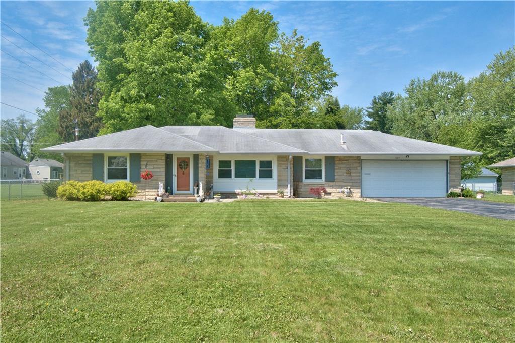 407 Edgewood Drive - Photo 1