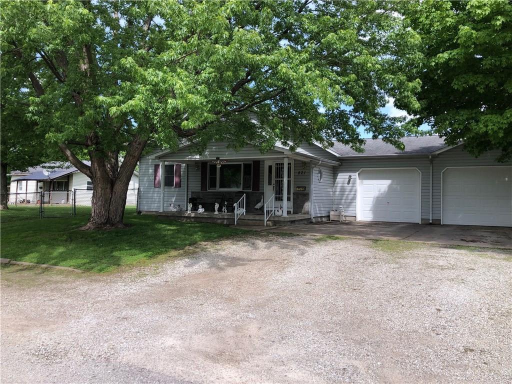 821 13th Street - Photo 1