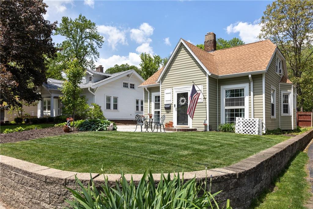 36 49th Street - Photo 1