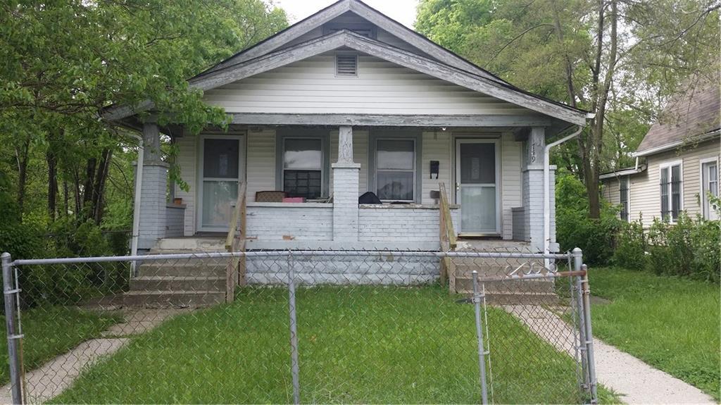 749 Roache Street - Photo 1