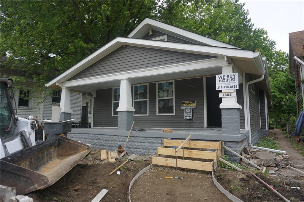 1306 Tecumseh Street - Photo 1