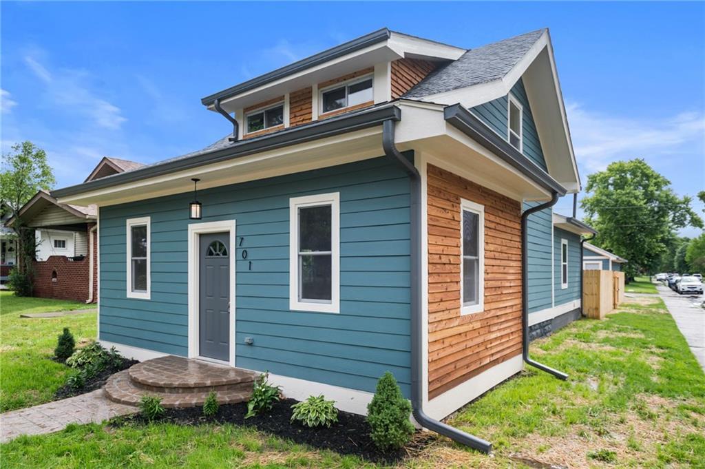 701 Emerson Avenue - Photo 1