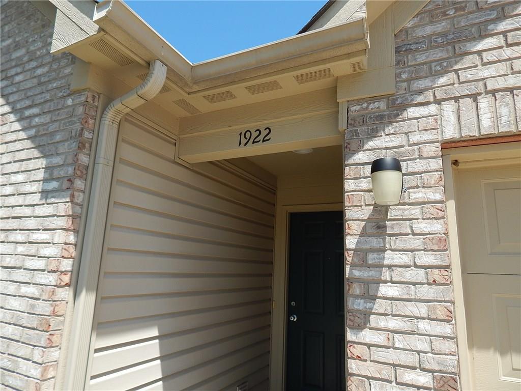 1922 Lisa Walk Drive - Photo 1