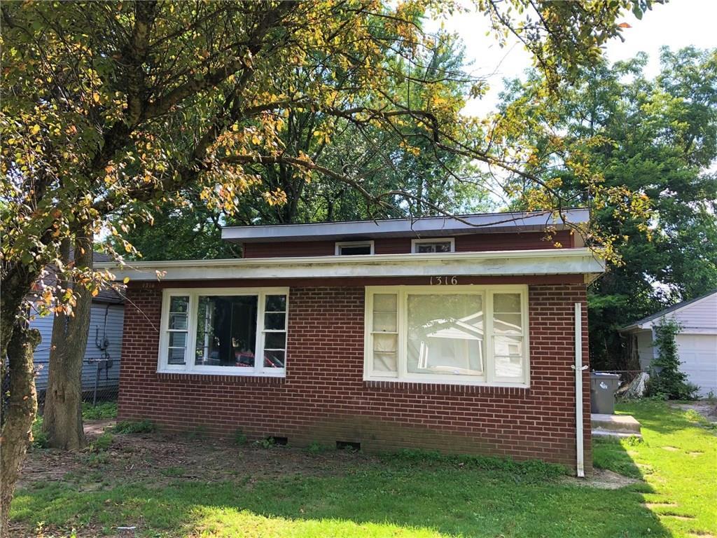 1316 Groff Avenue - Photo 1
