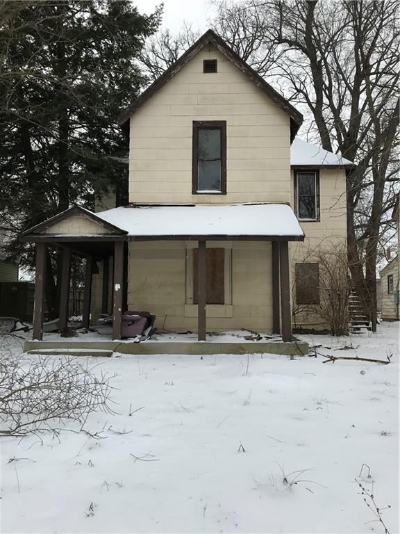 921 5TH Street - Photo 1