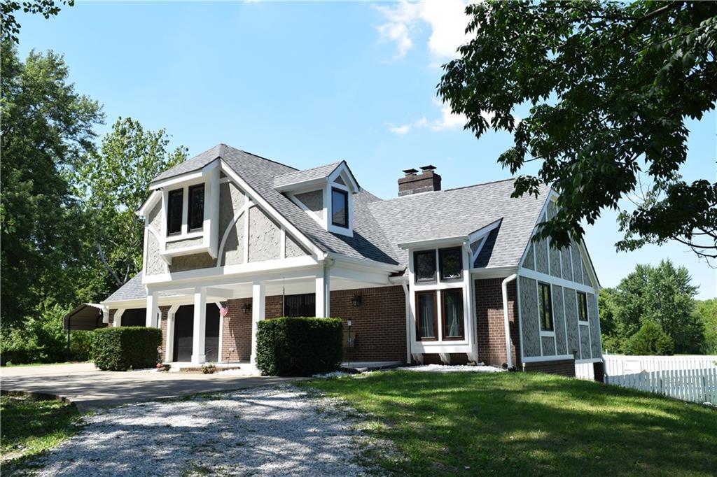 8536 Bradford Road - Photo 1