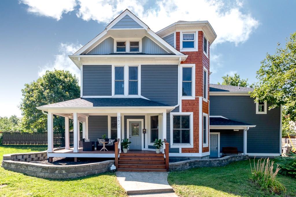 2621 Sutherland Avenue - Photo 1