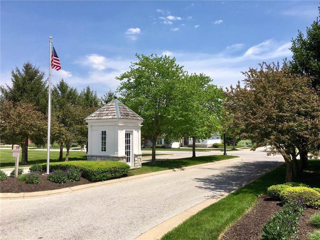 2286 Somerset - Photo 1