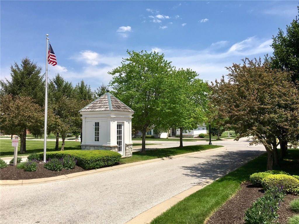 2274 Somerset Drive - Photo 1