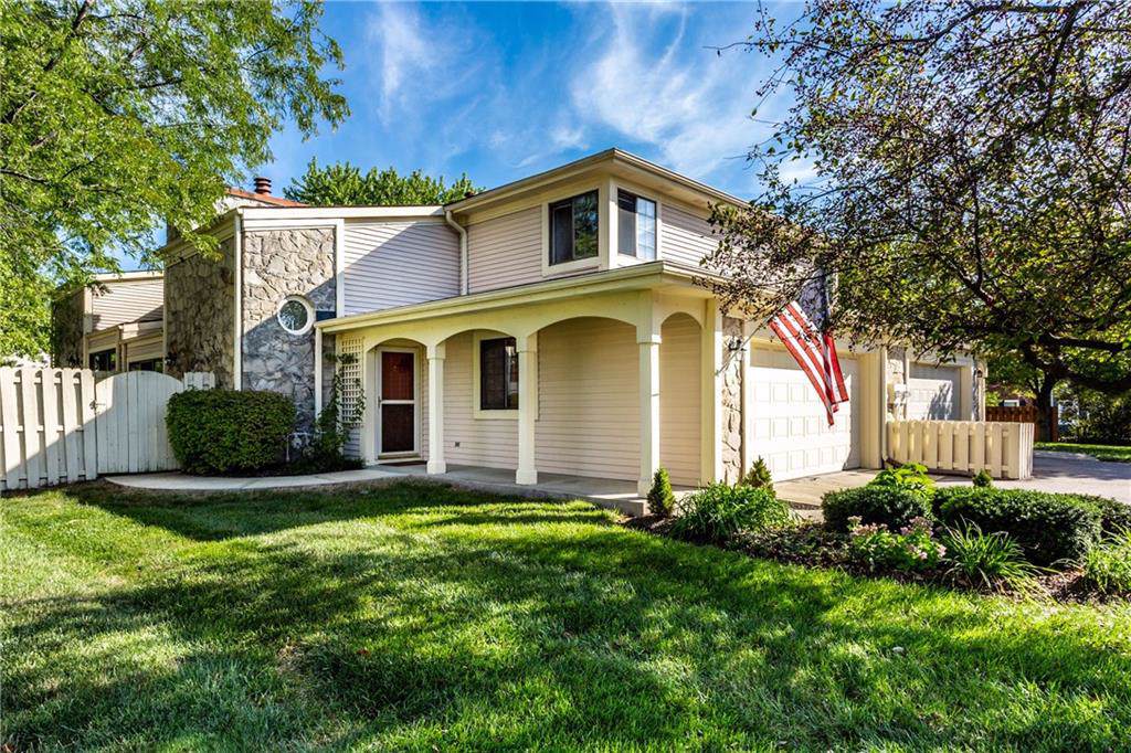 1526 Roanoke Drive - Photo 1