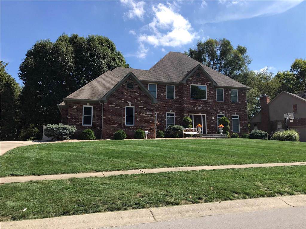 541 Vanhoy Drive - Photo 1