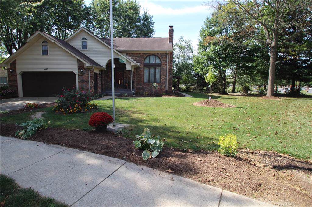 690 Townsend Court - Photo 1