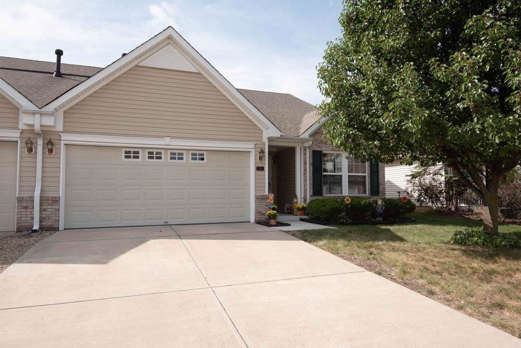 2758 Cadogan Drive - Photo 1