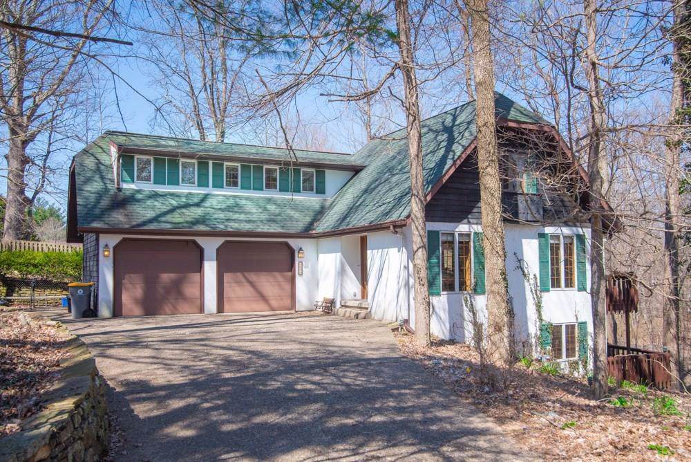 2422 Cottonwood Circle - Photo 1