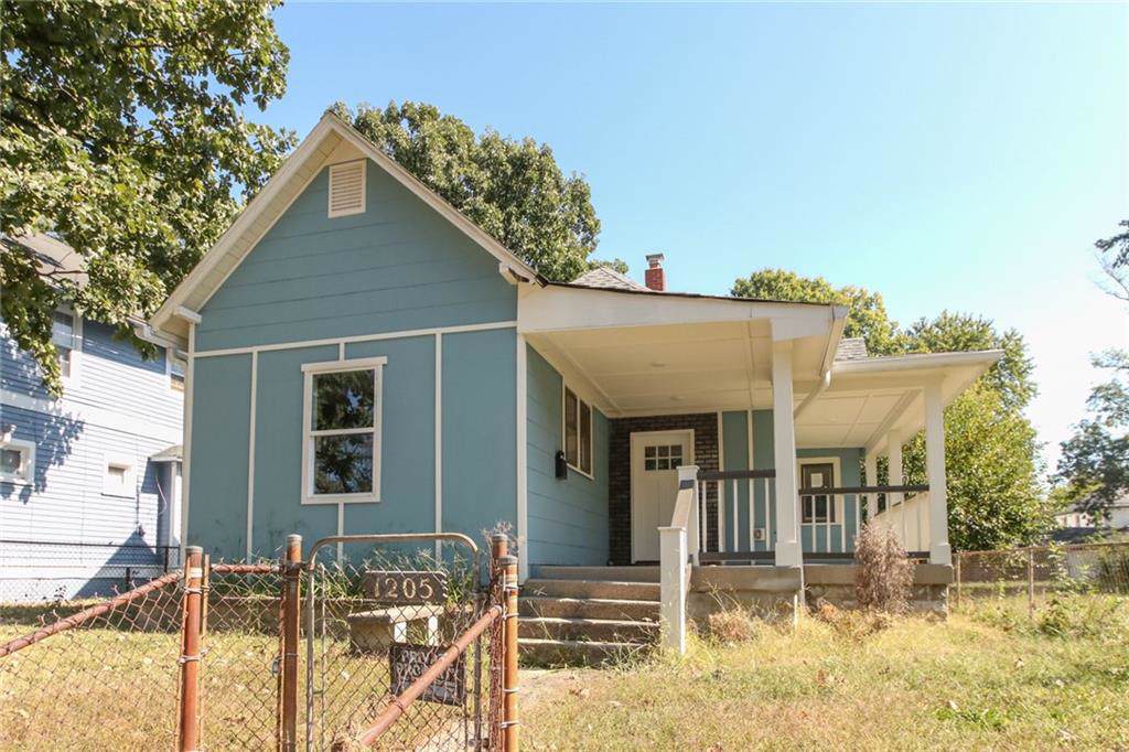 1205 Tuxedo Street - Photo 1
