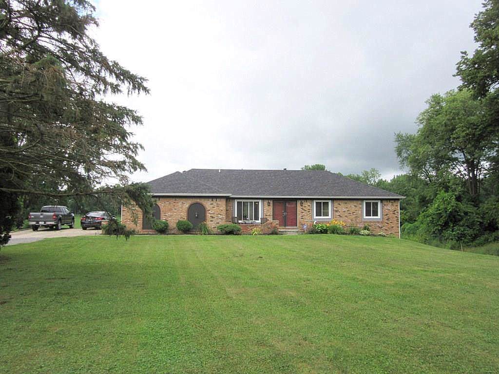 915 Main Street - Photo 1