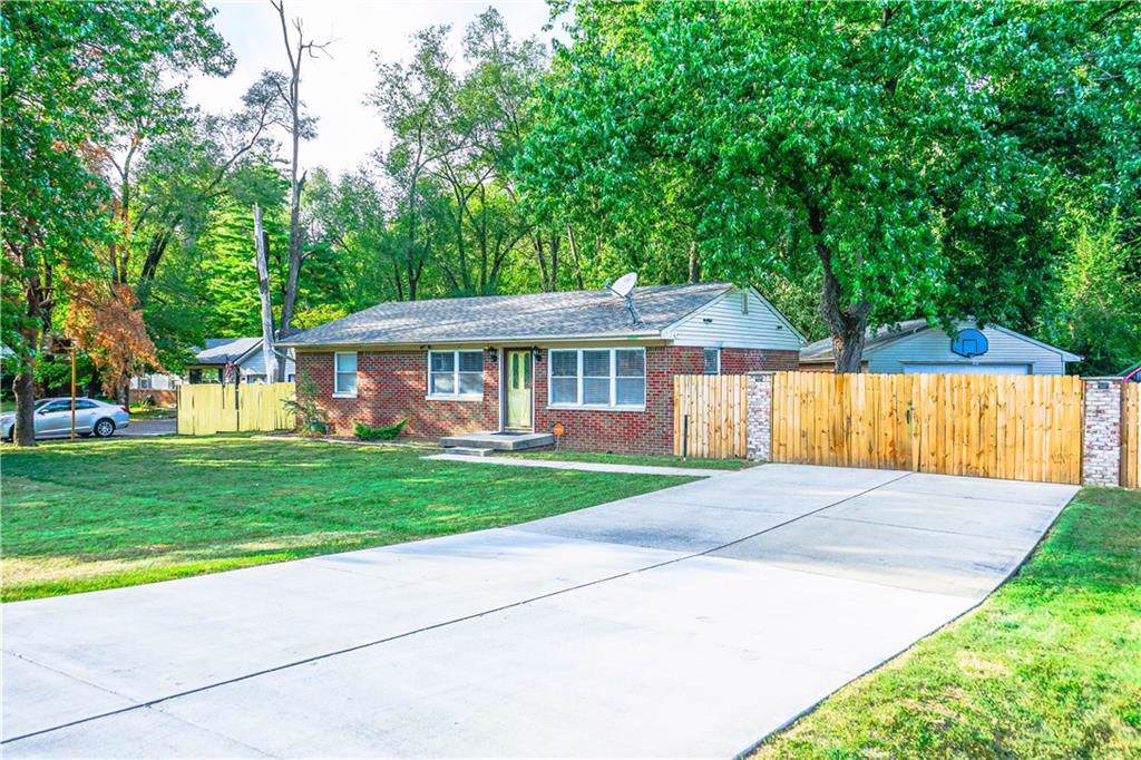 214 Thompson Road - Photo 1
