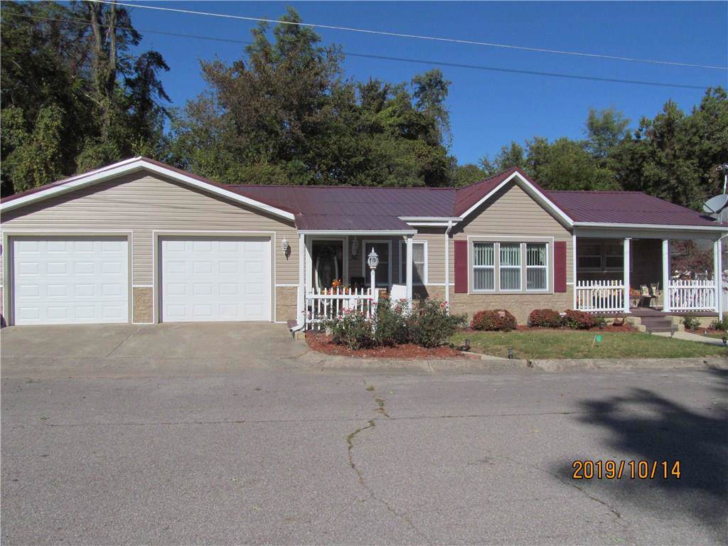 208 Benton Street - Photo 1