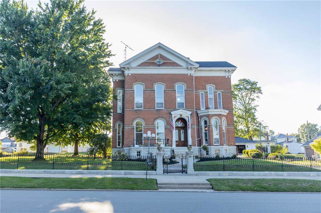 413 Franklin Street - Photo 1