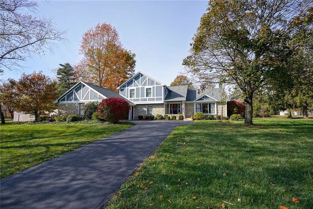 230 Woodstock Court - Photo 1