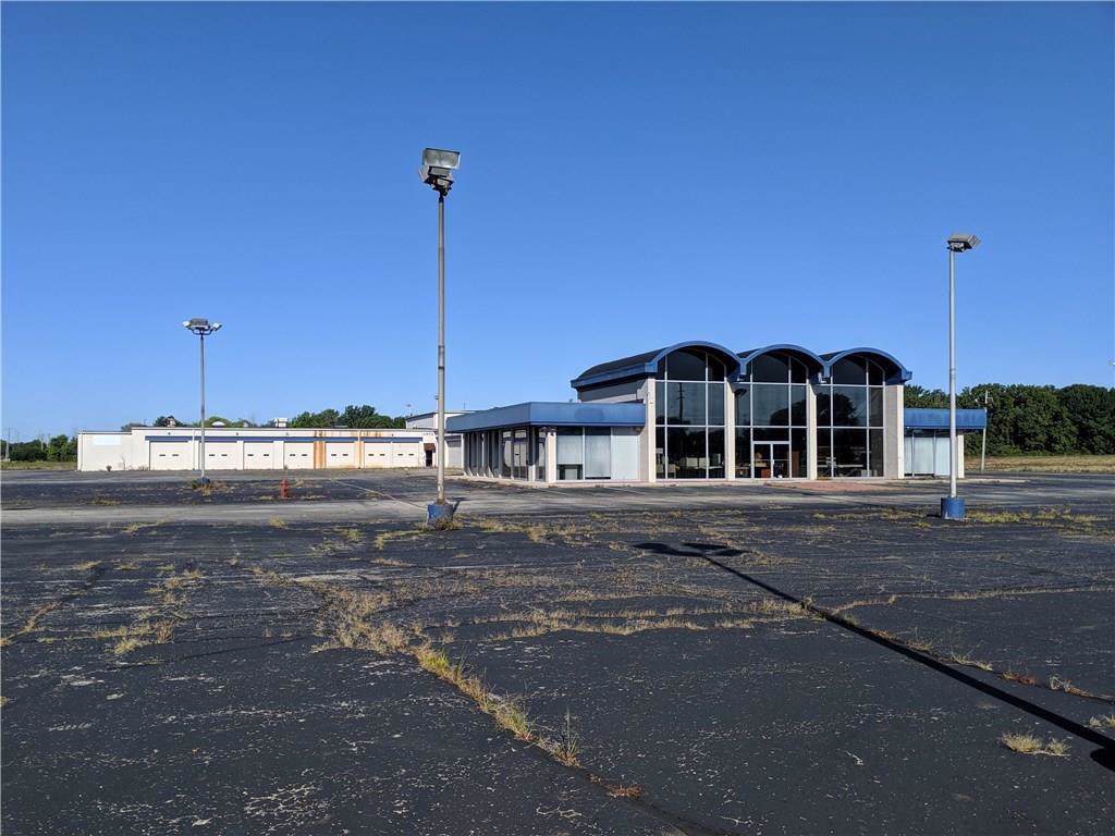 2721 Broadway - Photo 1