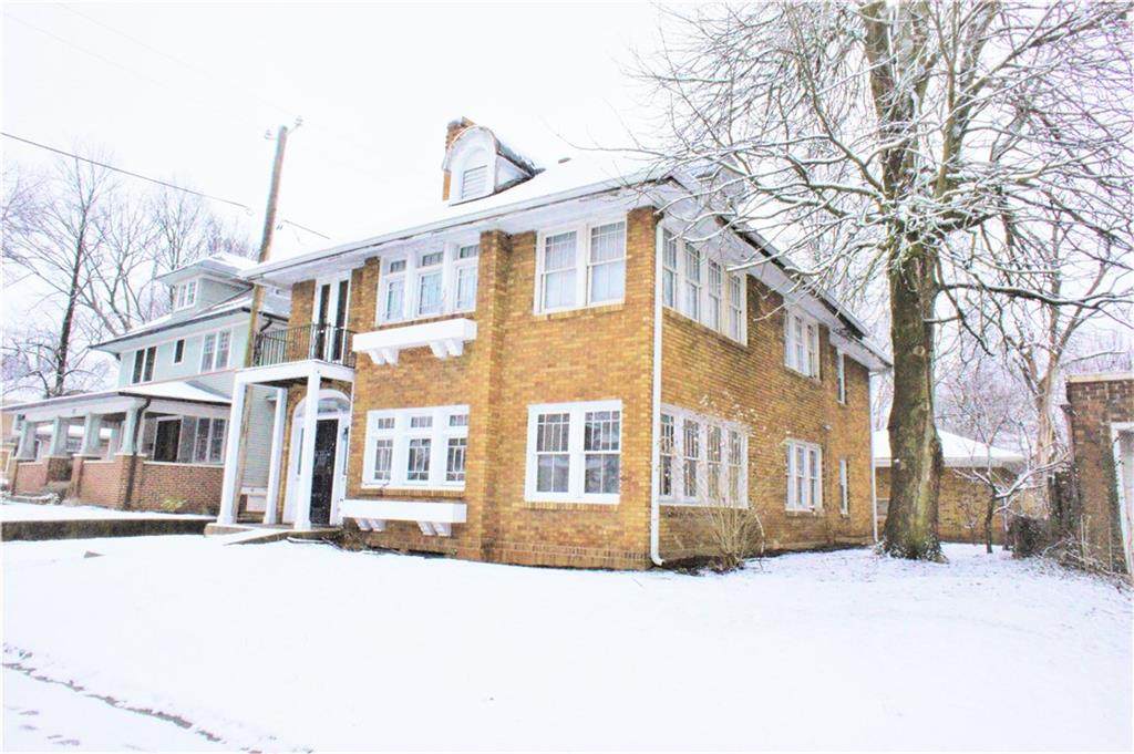 711 33rd Street - Photo 1